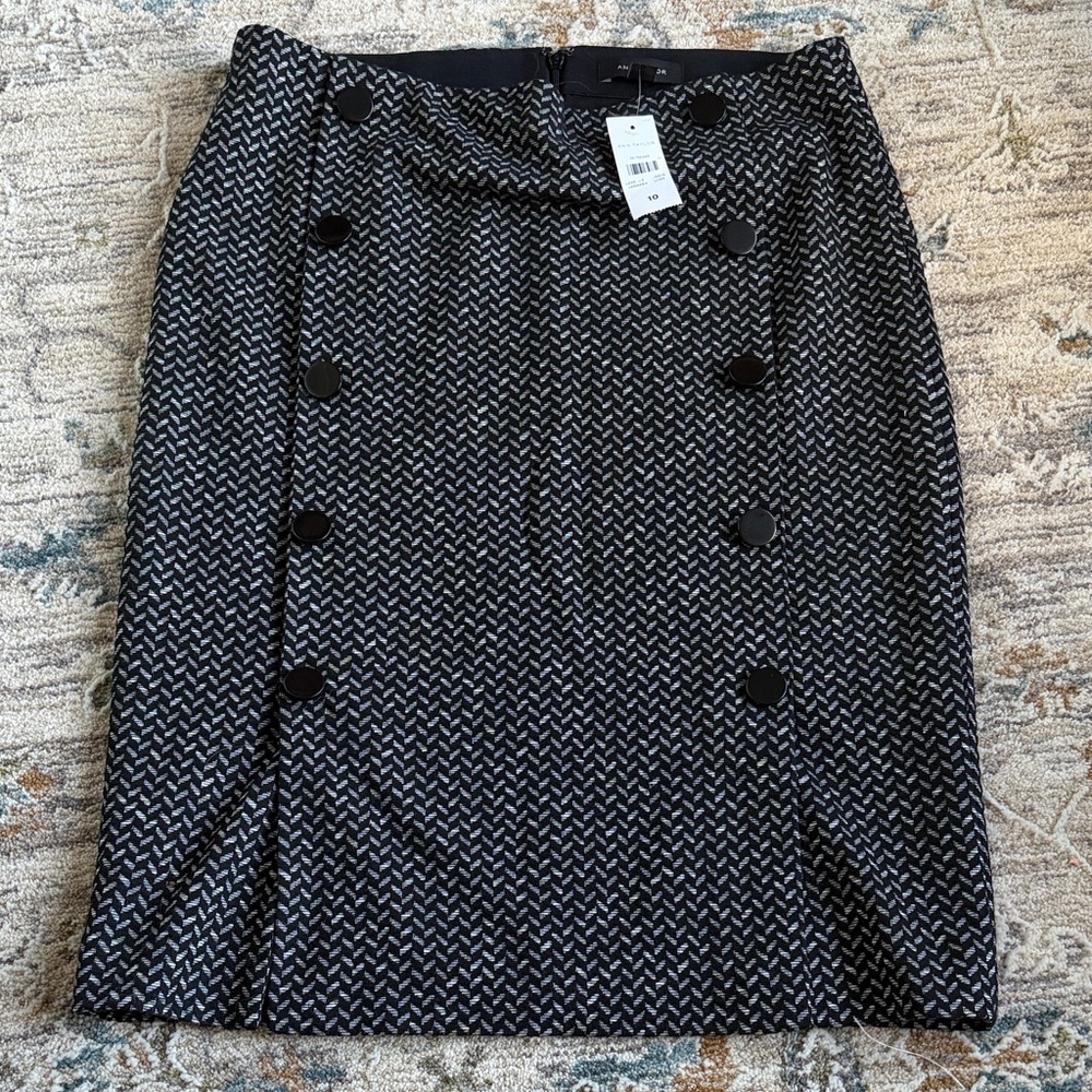 Ann Taylor Black and White Patterned Skirt